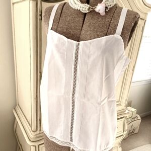 NEW, CRISP WHITE CAMISOLE WITH STUNNING LACE, PINTUCKS & FINE DRESSMAKER DETAILS